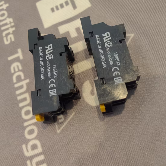 Relay Socket 250 VAC 10 a Omron PF083A