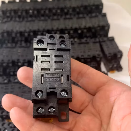 Relay Socket 250 VAC 10 a Omron PF083A